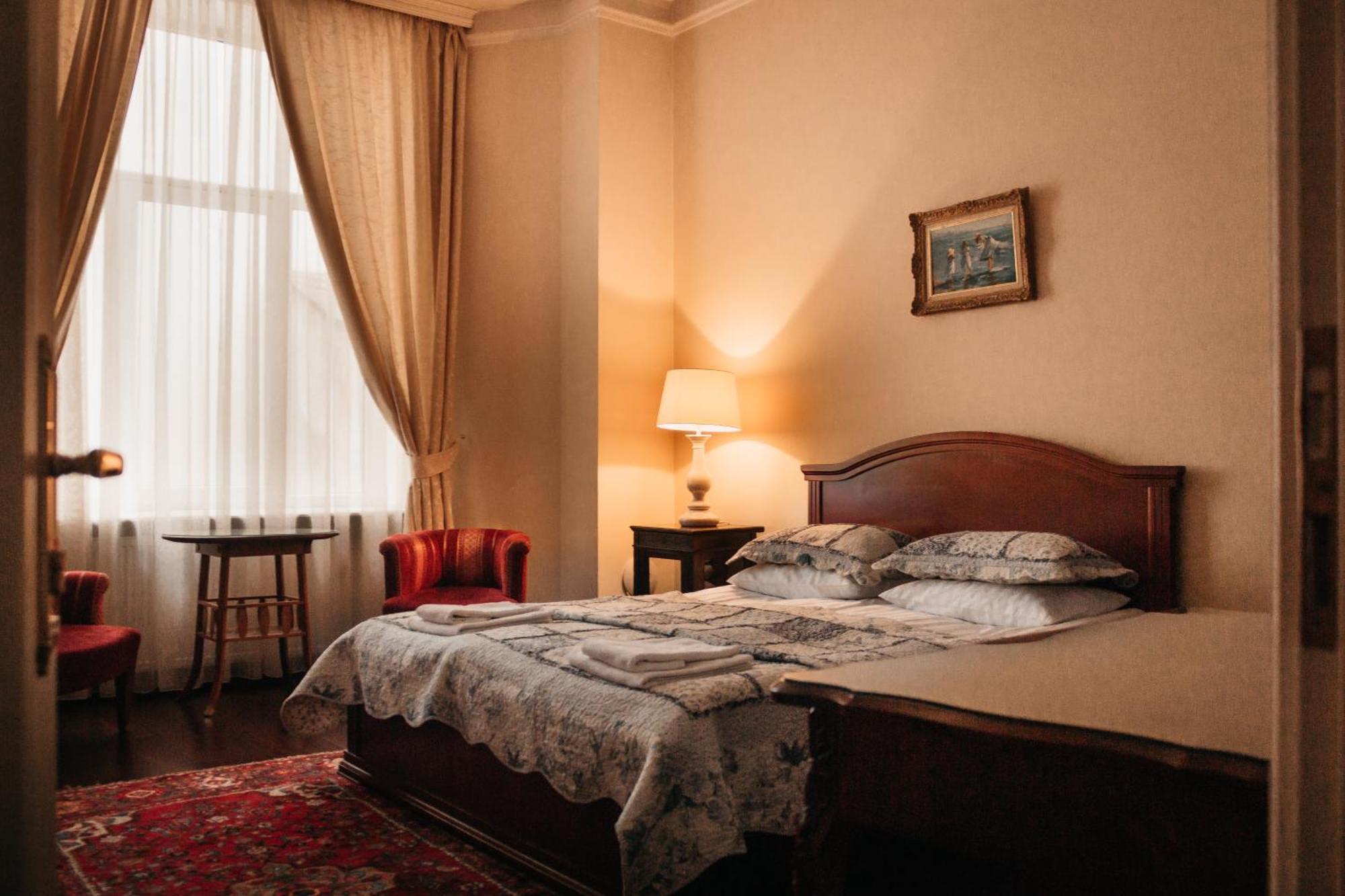 British Club Lviv Hotel Exterior foto