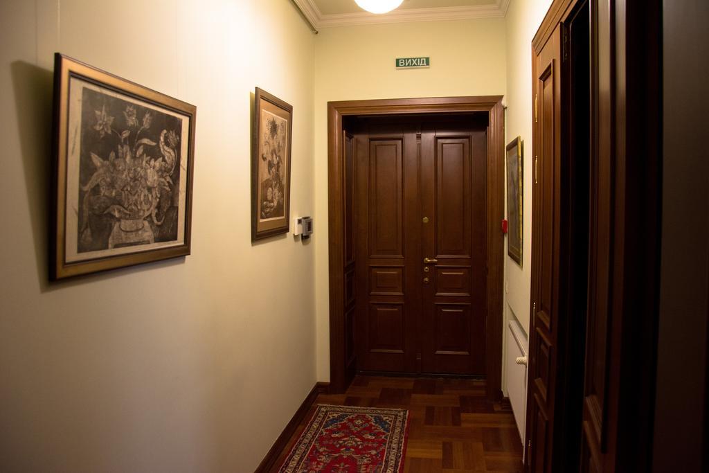 British Club Lviv Hotel Exterior foto