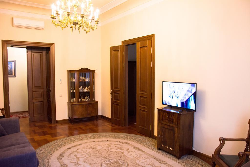 British Club Lviv Hotel Exterior foto