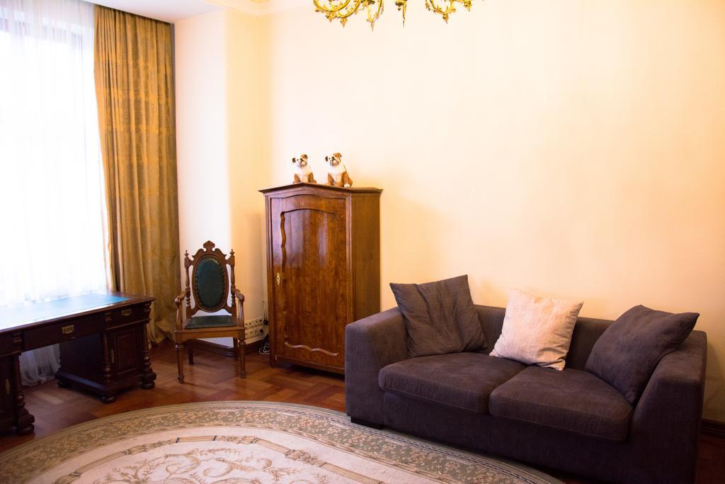 British Club Lviv Hotel Exterior foto