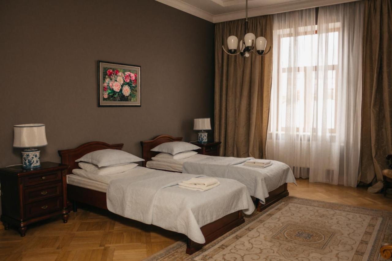 British Club Lviv Hotel Exterior foto