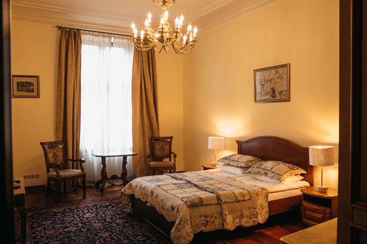 British Club Lviv Hotel Exterior foto