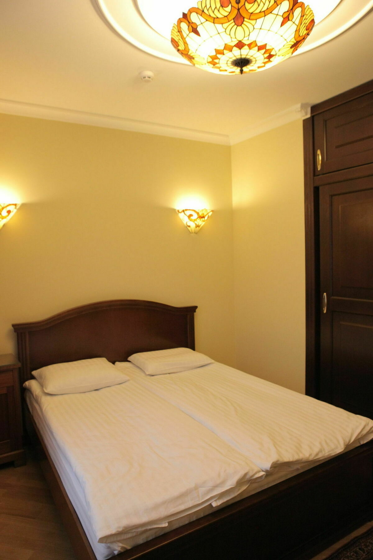 British Club Lviv Hotel Exterior foto